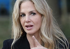 Genoveva Casanova 'exiliada' para no dinamitar la boda de Cayetano Martínez de Irujo