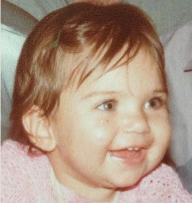 Lorena Bernal de pequeña