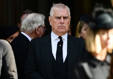 El Príncipe Andrés siembra el pánico entre la Familia Real: ¿y si estuviera preparando sus propias memorias?