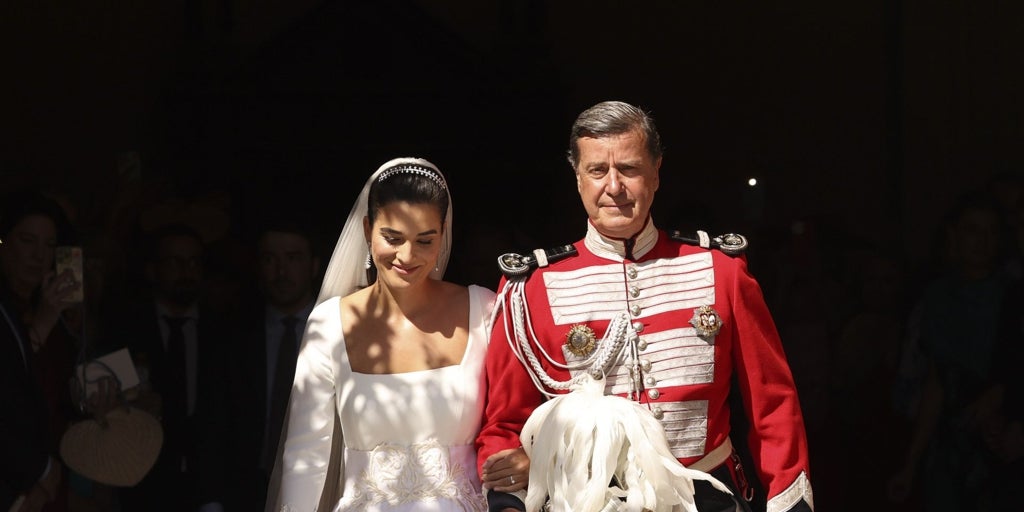 Cayetano Martínez de Irujo justifica su enfado con la prensa el día de su boda: «Llevo 40 años aguantando la basura»