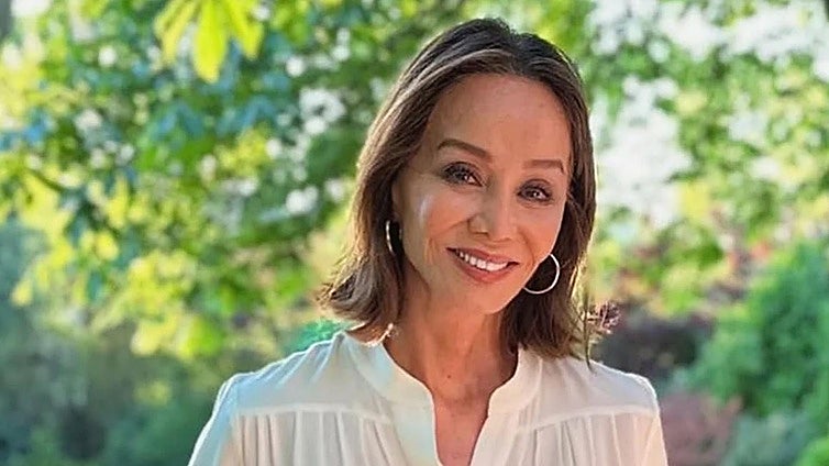 Las fascinantes memorias de Isabel Preysler, mujer de las canciones de Julio Iglesias, gran amor del 'superministro' y destinataria de las cartas de un Nobel