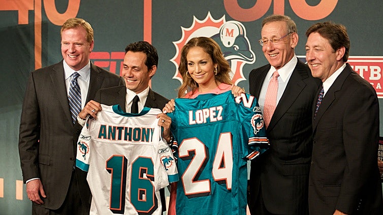 De JLo a Serena Williams: las estrellas que tienen acciones en los Miami Dolphins
