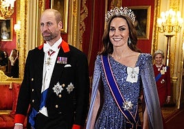 Kate Middleton deslumbra al estrenar la gran tiara oriental de la Reina Victoria de 2.600 rubíes indios