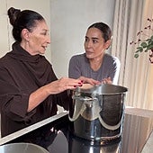 Vicky Martín Berrocal se derrite con su receta para estas Navidades: «El puchero de mi madre, ¡gloria bendita!»