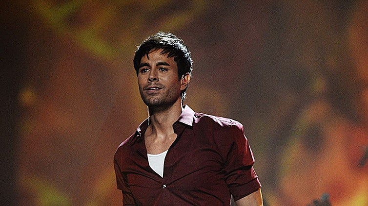 Los 30 años del debut de Enrique Iglesias en la música: de los celos profesionales de su padre Julio a su lujosa vida actual