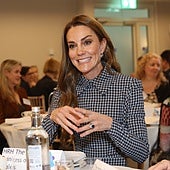 El emotivo mensaje de Kate Middleton hacia Carlos de Inglaterra y los enfermos de cáncer: «Cada flor, cada luz, es un recuerdo preservado»