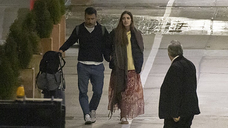 Foram publicadas as primeiras fotos de Sara Carbonero: em Madrid, acompanhada de Jota, seu namorado