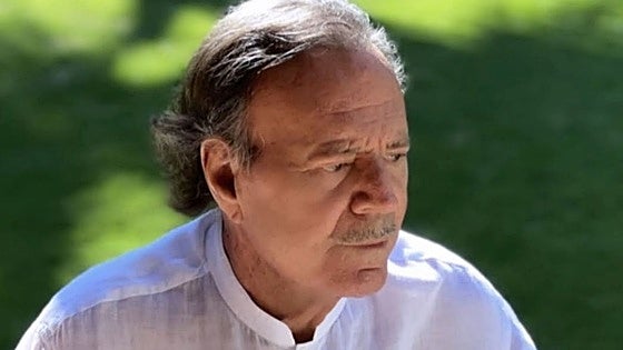 Si cae Julio Iglesias, cae el mayor mito español reciente