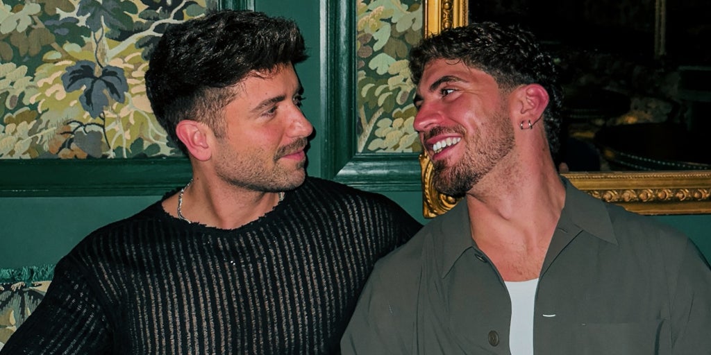 Así es Juan Sesma, el actor y diseñador que ha enamorado a Pablo Alborán