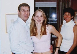 La familia de Virginia Giuffre, víctima de Epstein, celebra la detención de Andrés: «Nunca fue un príncipe»