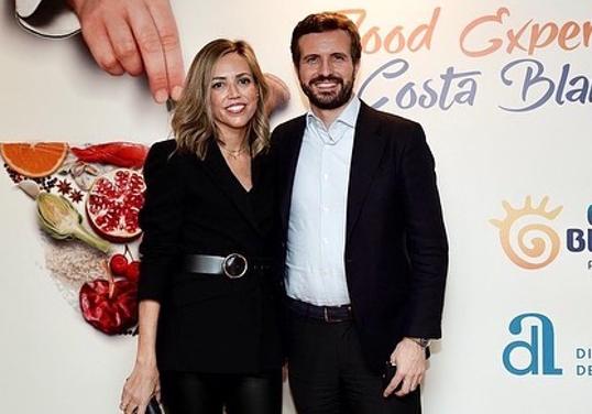 Pablo Casado junto a su mujer, Isabel Torres Orts