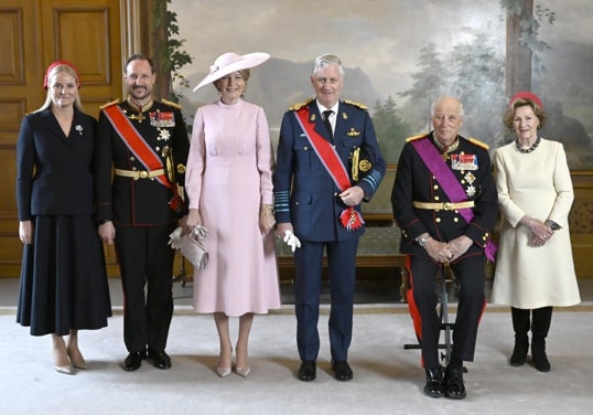 Foto oficial de la visita de Estado de los reyes belgas a Oslo.