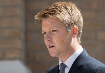 Los vecinos españoles del duque de Westminster, hartos: «No quieren que se sepa lo que hacen»