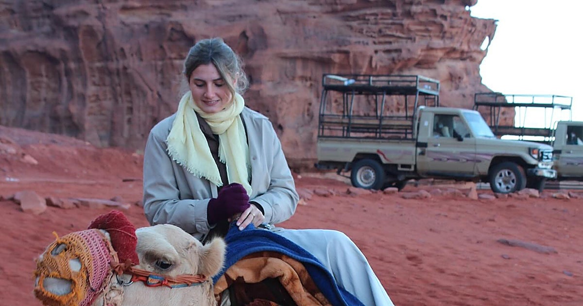 Amina, la hija de Cayetano Martínez de Irujo, prueba suerte como 'influencer' de viajes