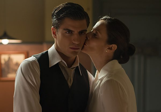 Los personajes de Maxi Iglesias y Aitana Sánchez-Gijón en 'Velvet' daban rienda suelta a su pasión