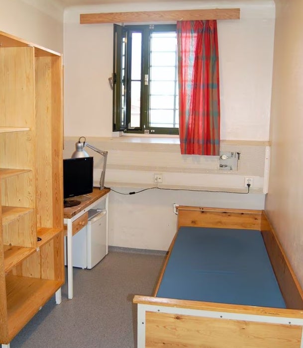 Habitación en la prisión de Oslo.