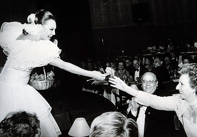 Paquita Rico y Pilar de Borbón.