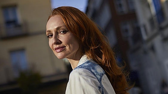 La vida personal de Cristina Castaño, finalista de 'Tu cara me suena': su origen gallego, madre soltera y su encuentro con el Papa Francisco