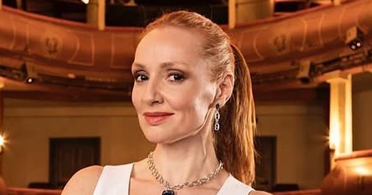 La vida personal de Cristina Castaño: su origen gallego, madre soltera a los 46 y su encuentro con el Papa Francisco