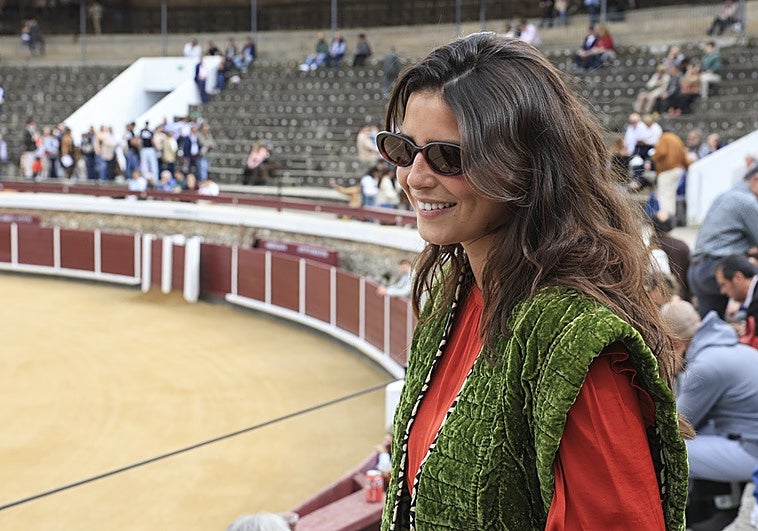 Tana Rivera ya no esconde su romance con Roca Rey: como una fan más en la plaza de toros de Brihuega