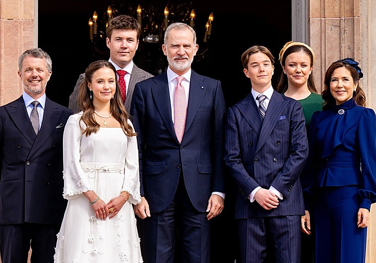 Mary de Dinamarca recupera la sonrisa arropada por Felipe VI en la confirmación de sus mellizos