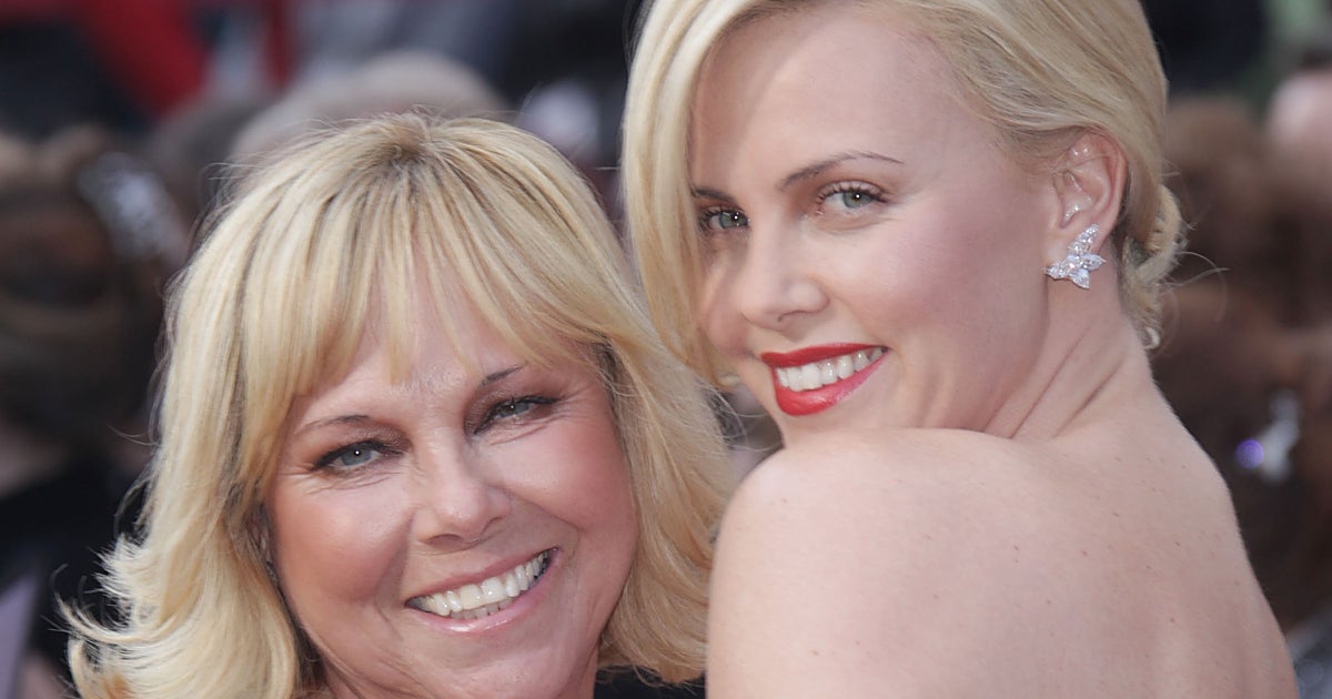 Aquella noche en la que la madre de Charlize Theron mató a su padre: «Sabía que algo malo iba a pasar»