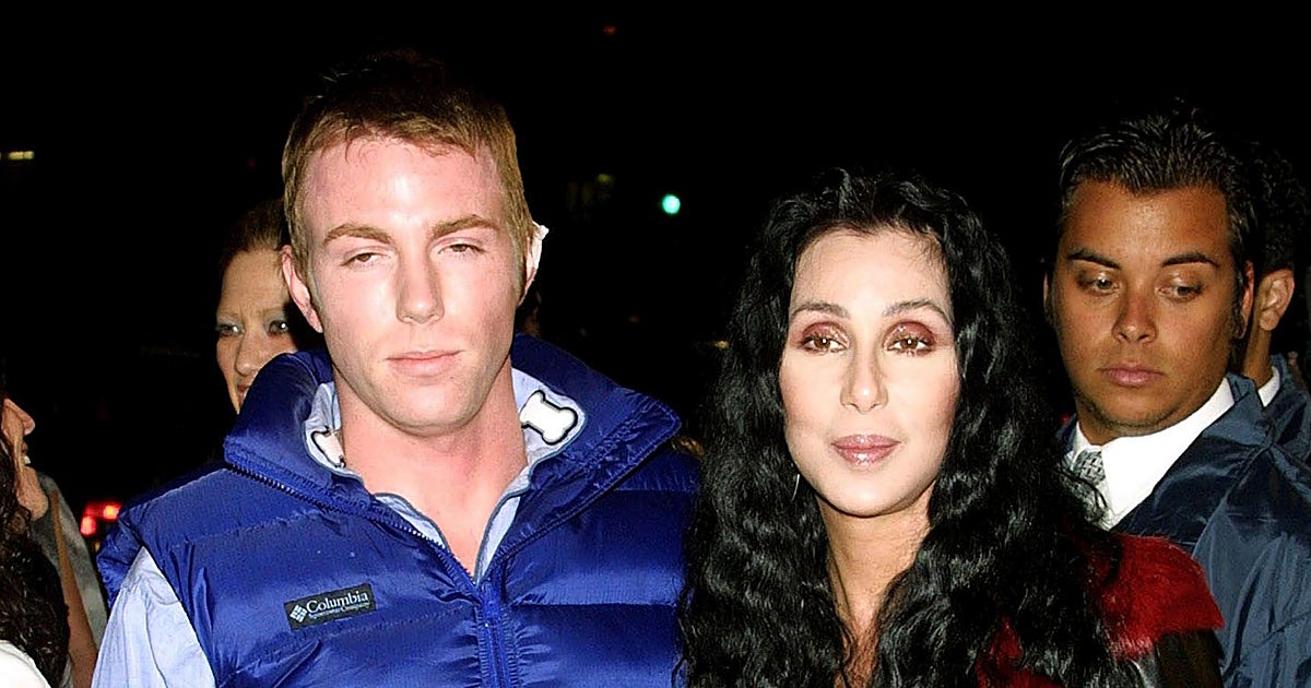 En shock: Cher descubre que es abuela de una joven de 15 años de su hijo discapacitado