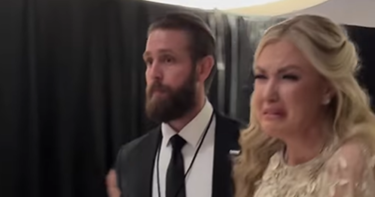 Erika Kirk, entre lágrimas en el tiroteo en la cena de corresponsales: «Solo quiero irme a casa»