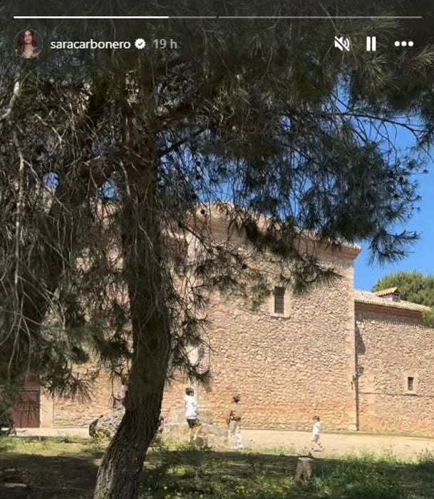 Los hijos de Sara Carbonero juegan con sus primos tras la misa funeral