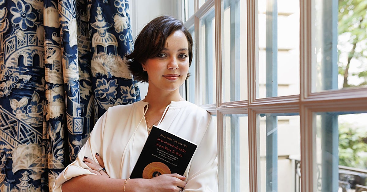 Alejandra Cortina Cué, en su debut literario: «Tengo un vínculo muy fuerte con mis padres, especialmente con mi padre»