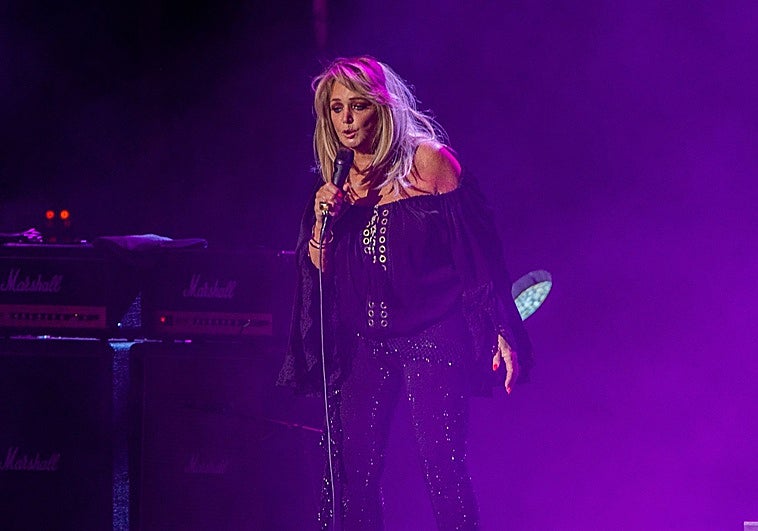 Bonnie Tyler sufrió una parada cardiorrespiratoria cuando intentaron sacarla del coma inducido