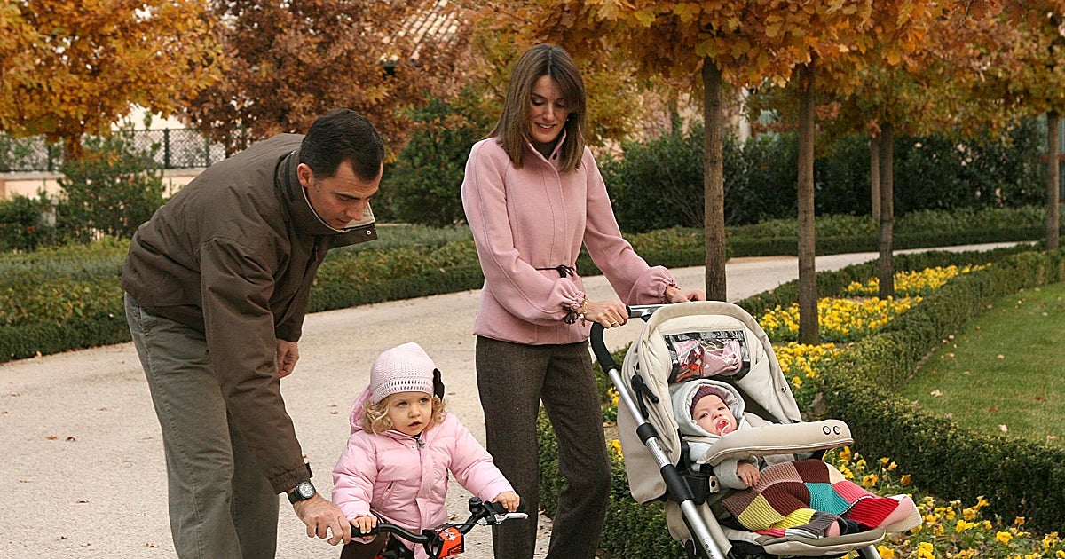 Así son los jardines del palacio de la Zarzuela: el huerto de Letizia, un histórico hórreo asturiano y los ovnis de doña Sofía