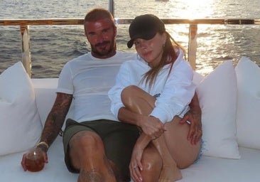Las lujosas vacaciones de los Beckham en Ibiza y Formentera: yate de 18 millones y paella a 80 euros por persona
