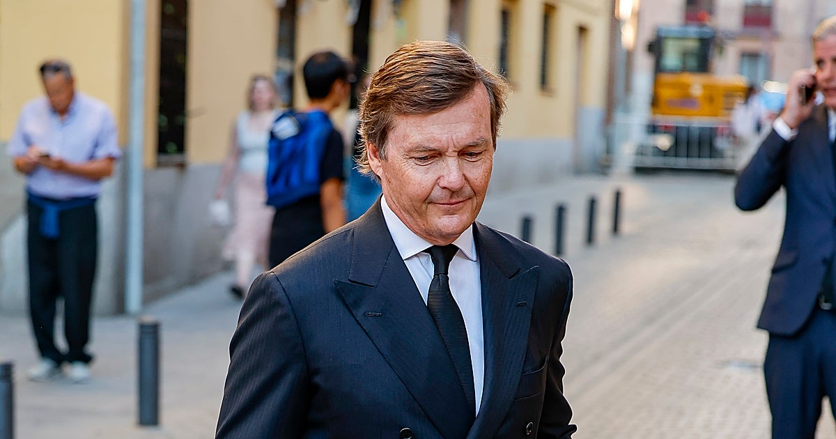 Pedro de Borbón-Dos Sicilias, duque de Calabria, zanja la disputa dinástica en un comunicado de 31 páginas