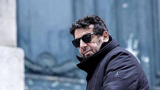 Arrestan al cantante y actor Patrick Bruel por las acusaciones de agresiones sexuales