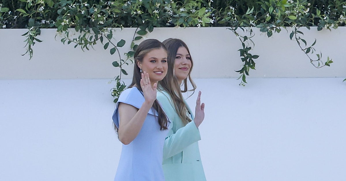 Vídeo: La Princesa Leonor y la Infanta Sofía, bailando en el