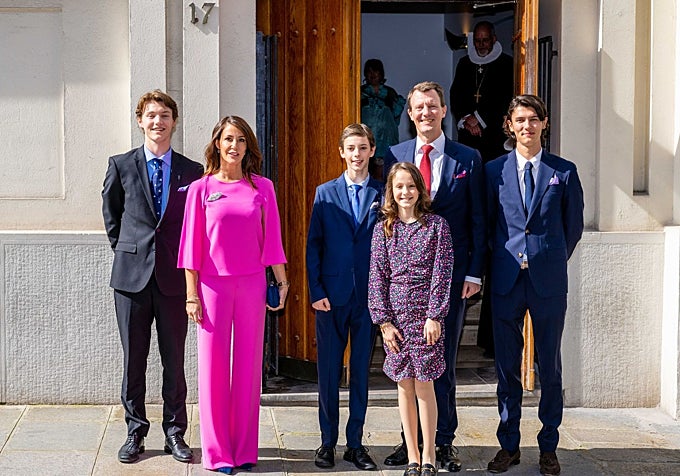 El príncipe Joaquín junto a sus cuatro hijos y su mujer.