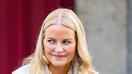 La primera foto de Mette-Marit tras su trasplante de pulmón: celebrando desde el hospital la victoria de Noruega en el Mundial