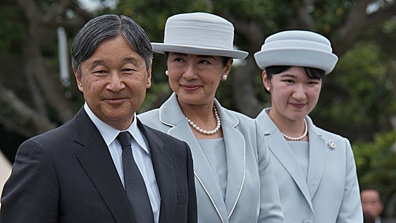Japón blinda la sucesión imperial exclusivamente masculina