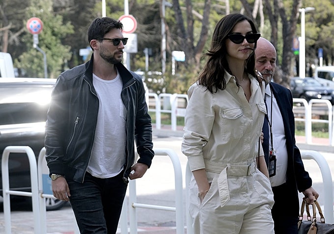 Ana de Armas y Paul Boukadakis