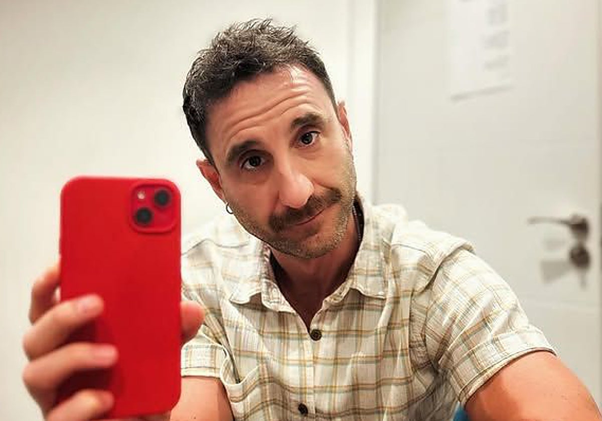 Dani Rovira muestra la impactante cicatriz en el cuello que le dejó el cáncer: «Son el mapa de un dolor que enseña»