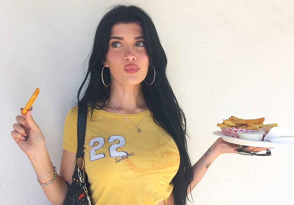 La hija de Charlie Sheen desmiente que su padre le pase una pensión: «Me mantengo con OnlyFans»