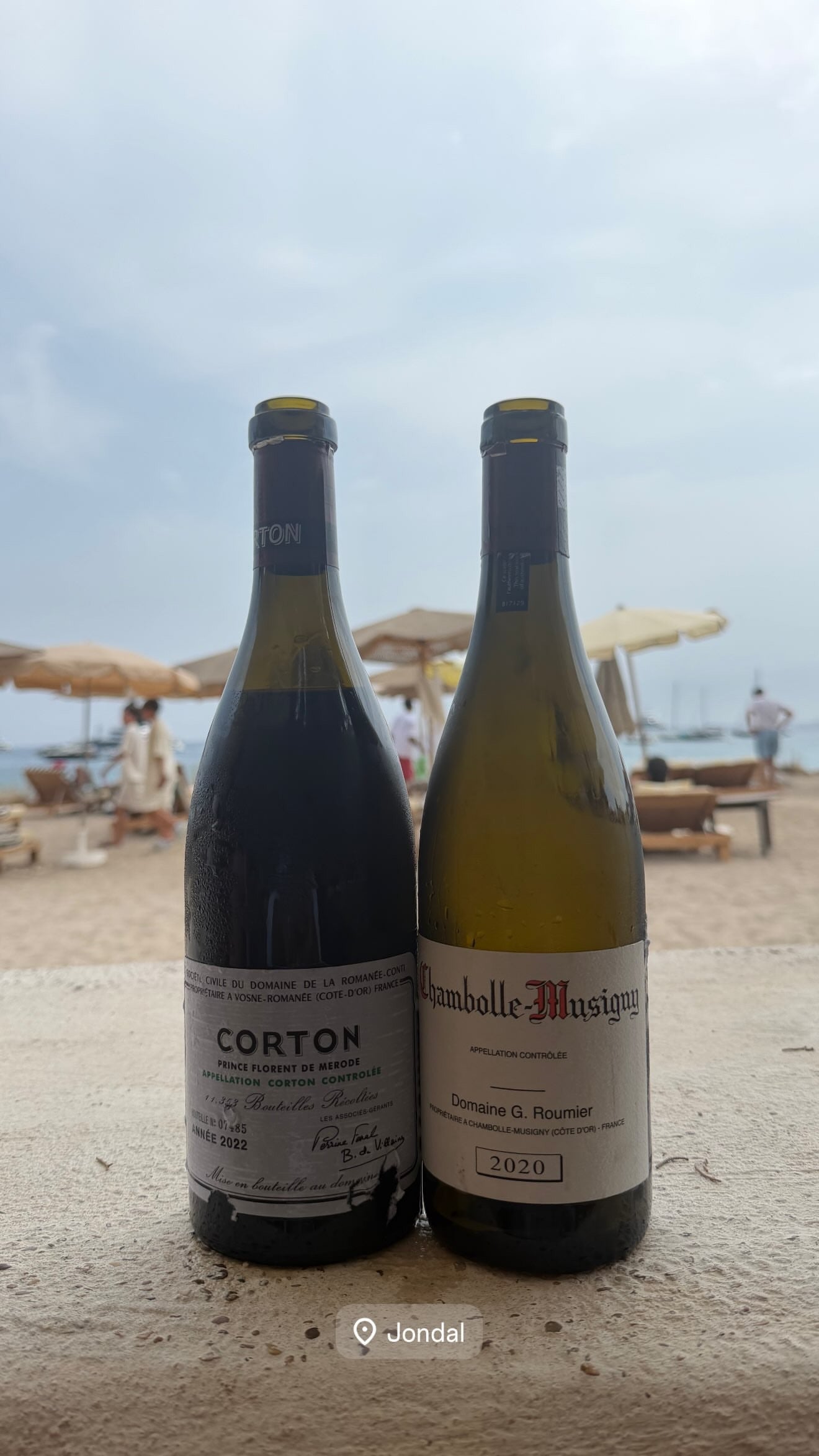 El vino que acompaña a Llorente en sus vacaciones.