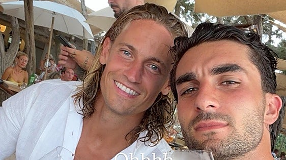 Marcos Llorente y Ferran Torres pasan las vacaciones tras el Mundial en el 'mejor chiringuito de España': dónde está y cómo se llama