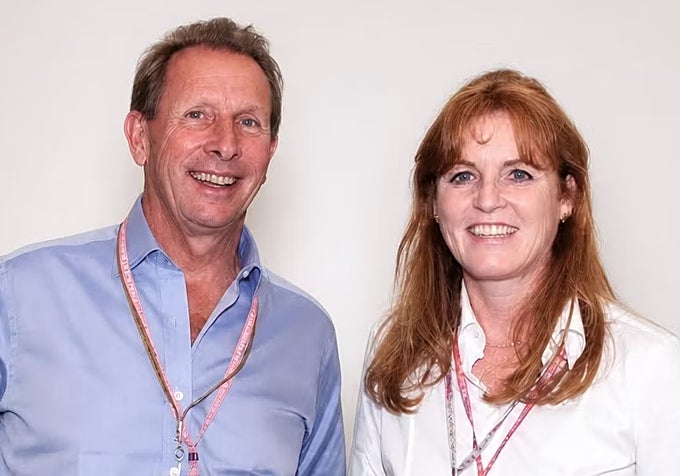 Paddy McNally y Sarah Ferguson.