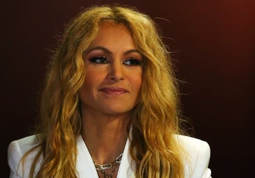 Paulina Rubio, en el centro de la polémica: un diseñador la demanda por un supuesto impago