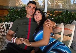 La 'boda' de Cristiano Ronaldo reúne a cientos de personas en Funchal: así reacciona el futbolista mientras siguen las especulaciones