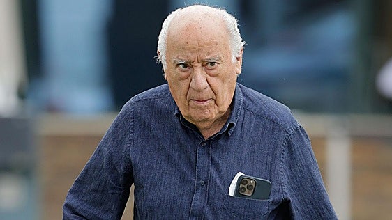 Amancio Ortega, 90 años, sobre su infancia: «Mi padre ganaba 300 pesetas, no daba para una familia, nunca llegábamos a fin de mes»