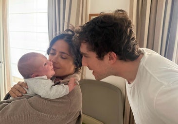 Salma Hayek, abuela por sorpresa: su hijastro tiene su primer hijo con una estrella del baile de debutantes