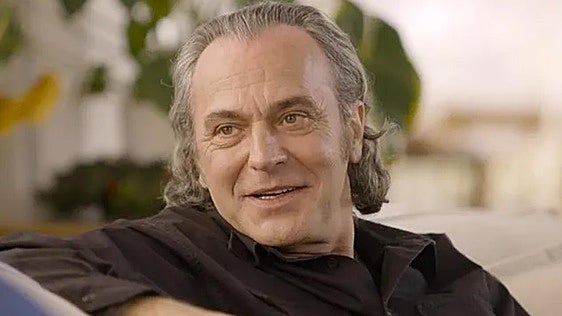 José Coronado, 69 años: «Desayuno siempre con aceite de oliva. Es salud para el cuerpo y es fantástico para prevenir enfermedades»